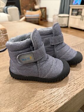 Jan & Jul Kids' Gray Insulated Winter Booties with Velcro Strap